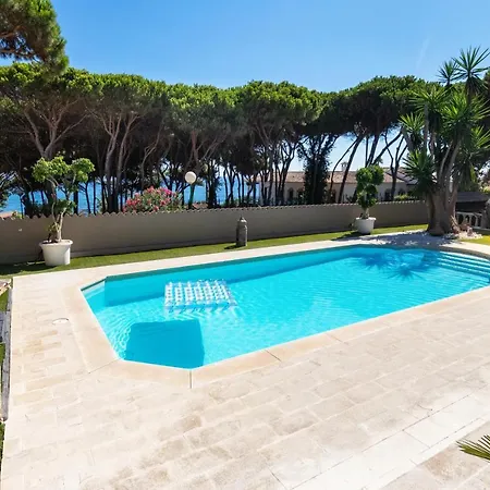 In Puerto Cabopino Holiday home