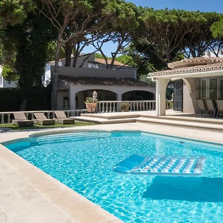 In Puerto Cabopino