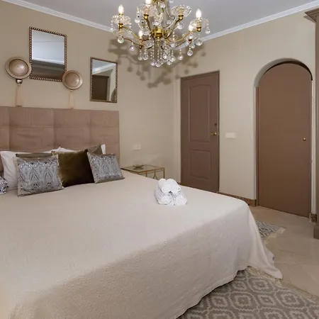 In Puerto Cabopino Holiday home Marbella