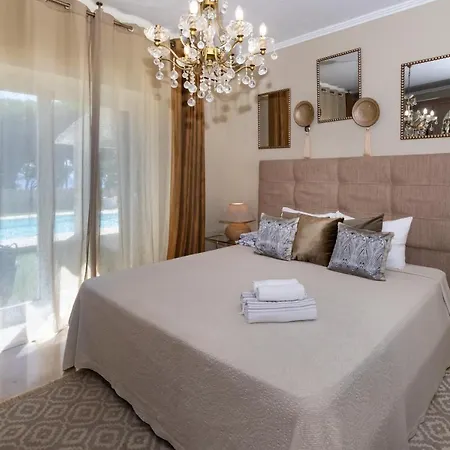 In Puerto Cabopino Holiday home Marbella